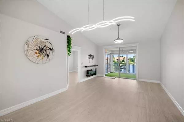 2453 Millcreek LN #201, Naples, FL 34119