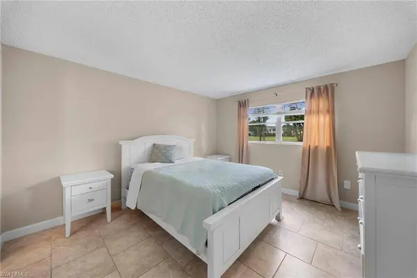 170 Turtle Lake CT #109, Naples, FL 34105