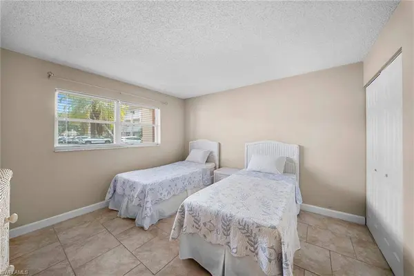 170 Turtle Lake CT #109, Naples, FL 34105