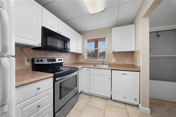 170 Turtle Lake CT #109, Naples, FL 34105