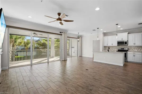 6934 Avalon CIR #405, Naples, FL 34112