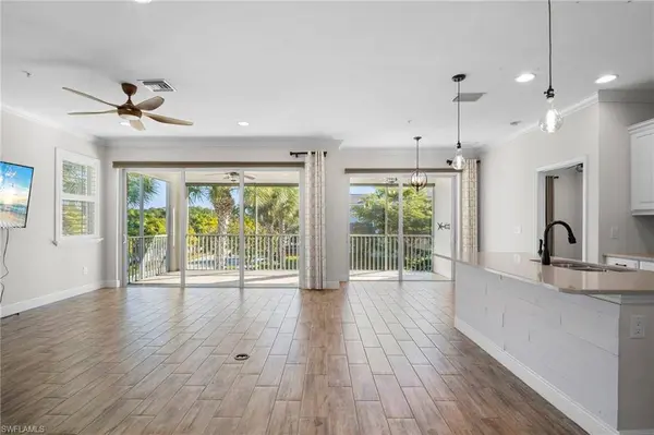 6934 Avalon CIR #405, Naples, FL 34112