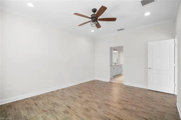 6934 Avalon CIR #405, Naples, FL 34112