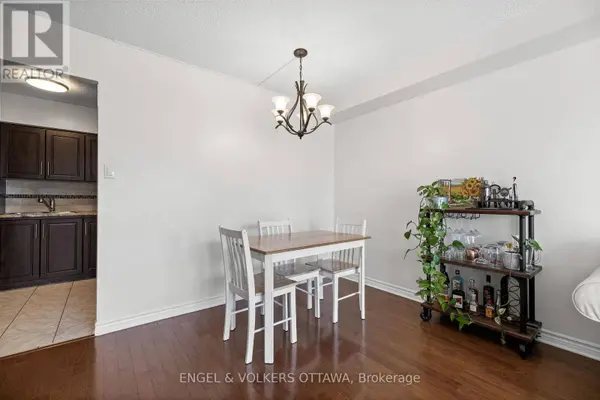 158A Mcarthur AVE #303, Ottawa, ON K1L7E7