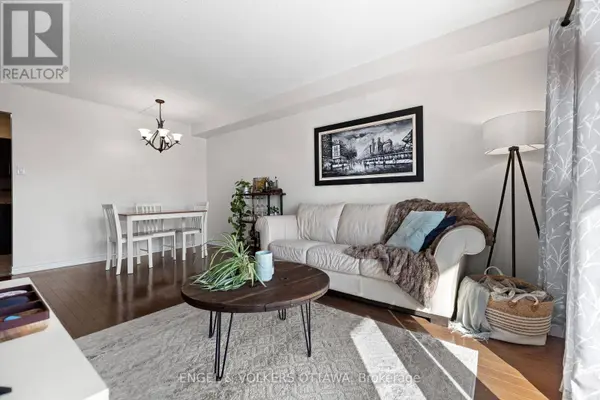 158A Mcarthur AVE #303, Ottawa, ON K1L7E7