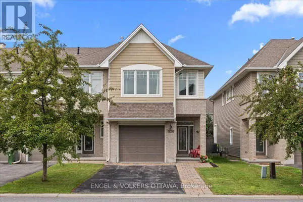 520 ROCHEFORT CIRCLE