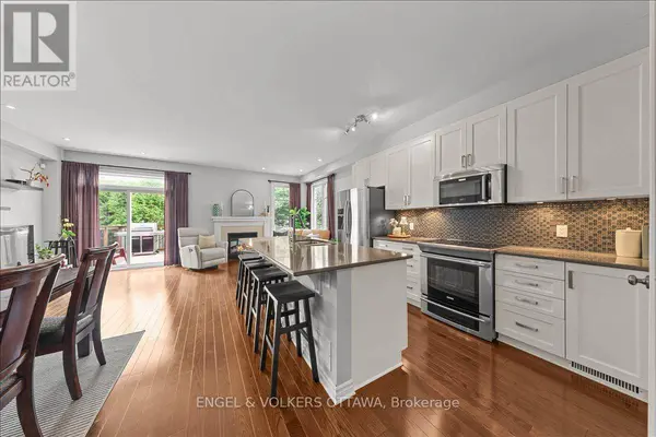 520 ROCHEFORT CIRCLE, Ottawa, ON K4A0M8