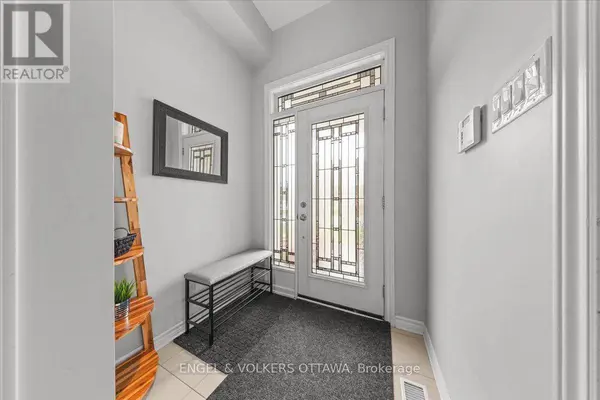 520 ROCHEFORT CIRCLE, Ottawa, ON K4A0M8