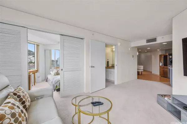 1314 Kalakaua AVE #912, Honolulu, HI 96826