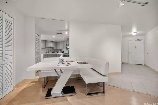 1314 Kalakaua AVE #912, Honolulu, HI 96826