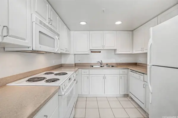 1314 Kalakaua AVE #913, Honolulu, HI 96826