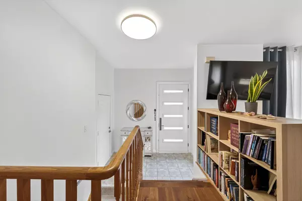 168 Hurst DR, Barrie, ON L4N 8P6