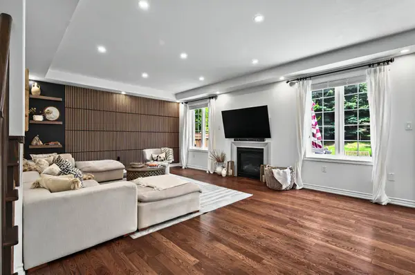 67 Alf Neely WAY, Newmarket, ON L3Y 0C6