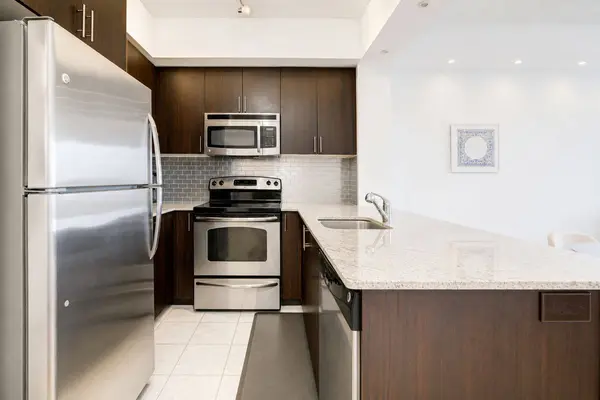 520 Steeles AVE W #503, Vaughan, ON L4J 0H2