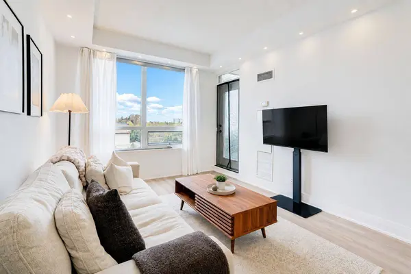 520 Steeles AVE W #503, Vaughan, ON L4J 0H2