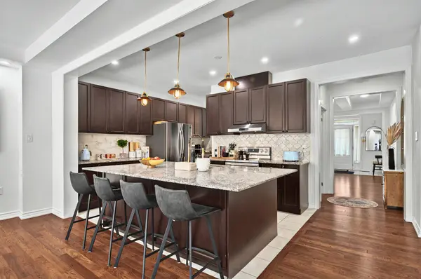 67 Alf Neely WAY, Newmarket, ON L3Y 0C6