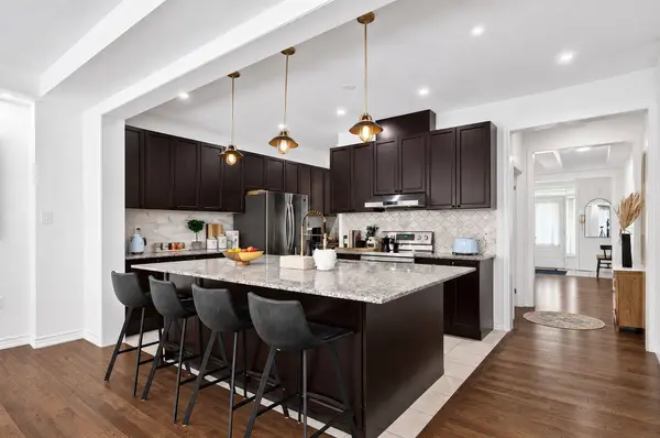 67 Alf Neely WAY, Newmarket, ON L3Y 0C6