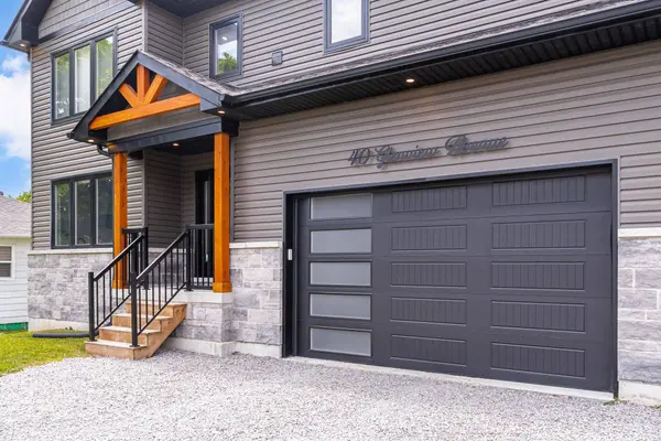 40 Glenview AVE, Georgina, ON L0E 1N0