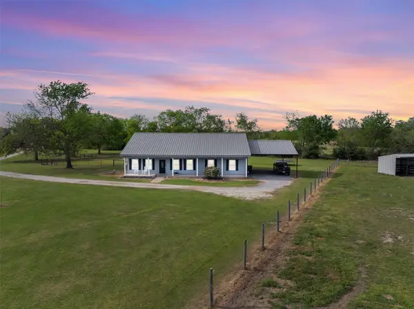 1389 Hollis RD, North Zulch, TX 77872