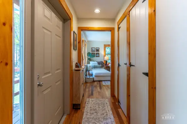 42 Whiteface LN, Bloomingdale, NY 12913