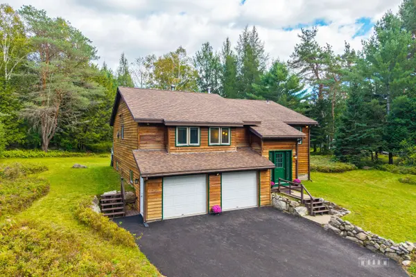 44 Cherry Tree LN, Saranac Lake, NY 12983