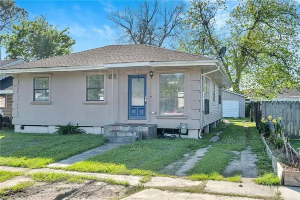 1012 CENTER ST, Arabi, LA 70032