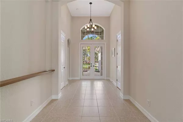 1158 Oakes BLVD, Naples, FL 34119