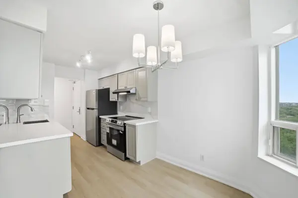 61 Town Centre CT #1603, Toronto E09, ON M1P 5C5