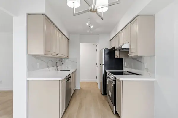 61 Town Centre CT #1603, Toronto E09, ON M1P 5C5