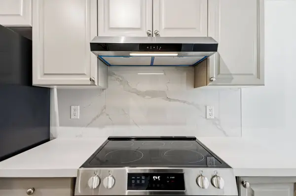 61 Town Centre CT #1603, Toronto E09, ON M1P 5C5