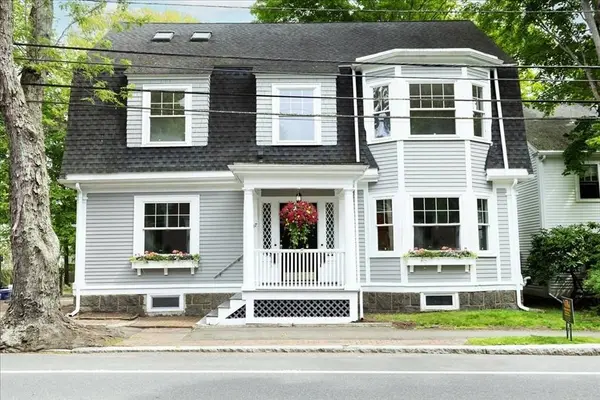 247 Hale St #2, Beverly, MA 01915