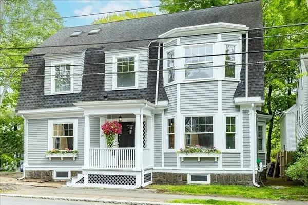 247 Hale St #2, Beverly, MA 01915