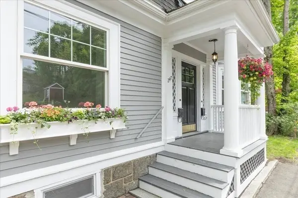 247 Hale St #2, Beverly, MA 01915