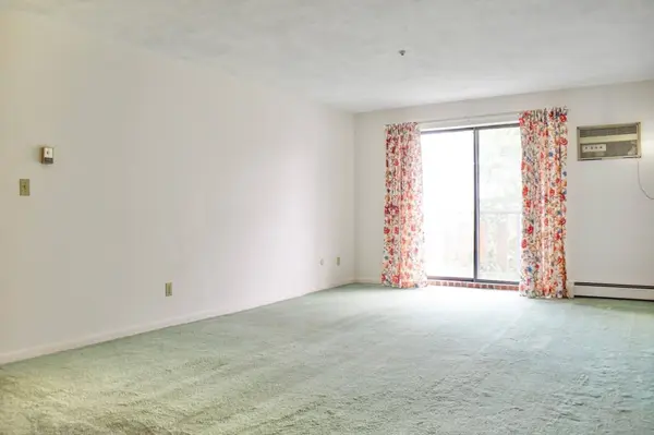 100 Grand View Avenue #10C, Quincy, MA 02170