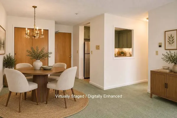 100 Grand View Avenue #10C, Quincy, MA 02170