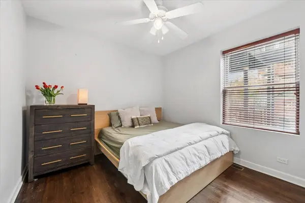 2204 W Winona ST #1, Chicago, IL 60625