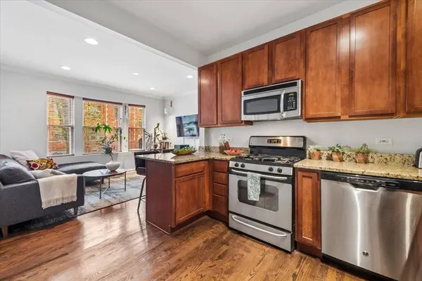 2204 W Winona ST #1, Chicago, IL 60625