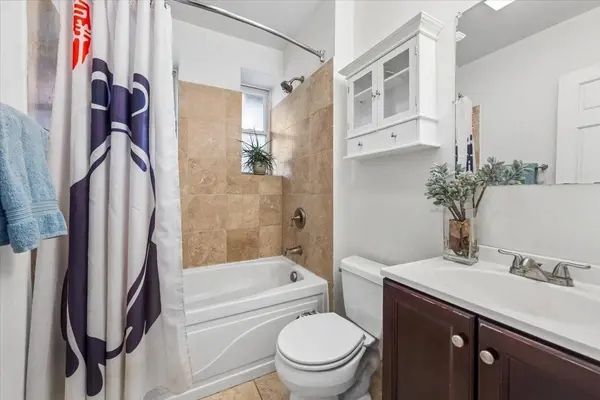 2204 W Winona ST #1, Chicago, IL 60625