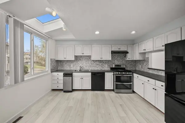 255 North Rd #10, Chelmsford, MA 01824