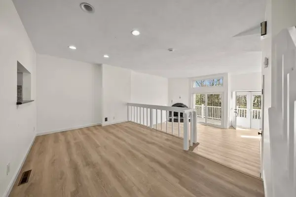 255 North Rd #10, Chelmsford, MA 01824