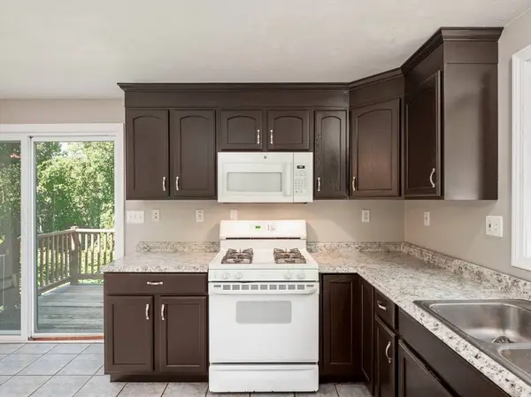 90A Loxwood St, Worcester, MA 01604