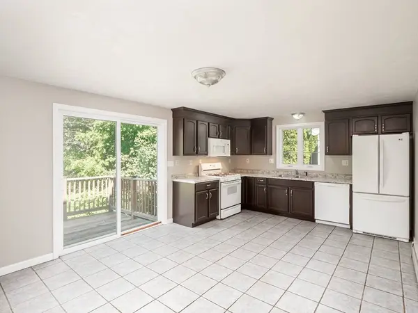 90A Loxwood St, Worcester, MA 01604