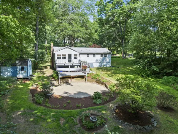 135 Musquash RD, Hudson, NH 03051