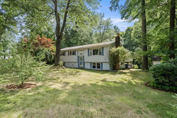 135 Musquash RD, Hudson, NH 03051