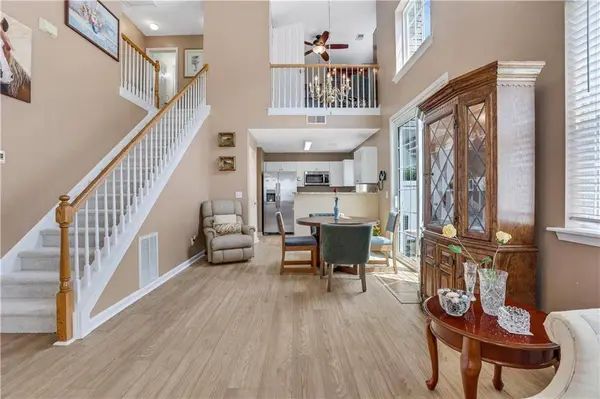141 W Oaks PL, Woodstock, GA 30188