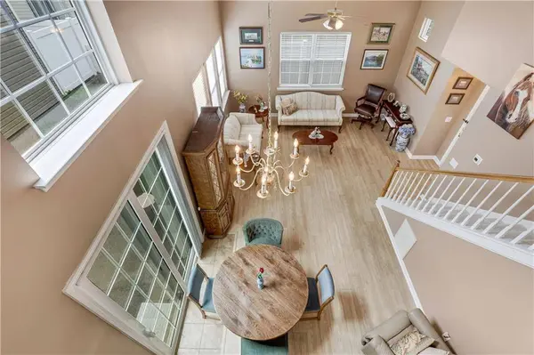 141 W Oaks PL, Woodstock, GA 30188
