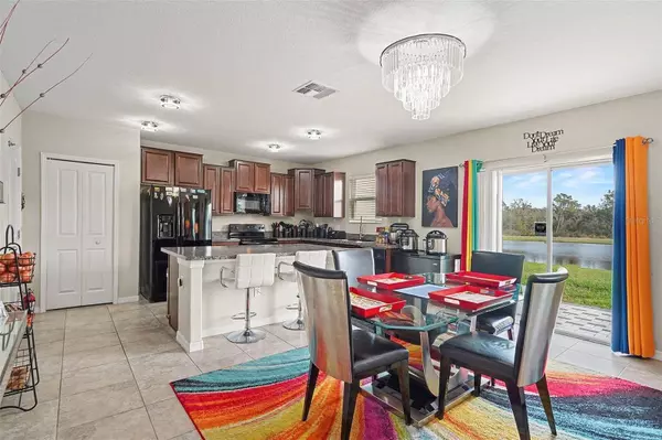 17206 WHITE MANGROVE DR, Wimauma, FL 33598