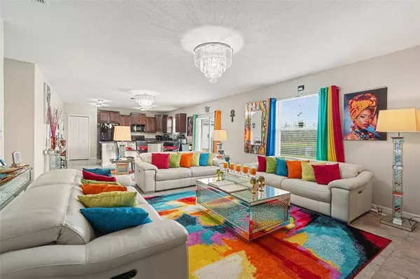 17206 WHITE MANGROVE DR, Wimauma, FL 33598