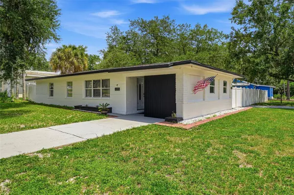 4015 RIVER HILLS DR, Tampa, FL 33617
