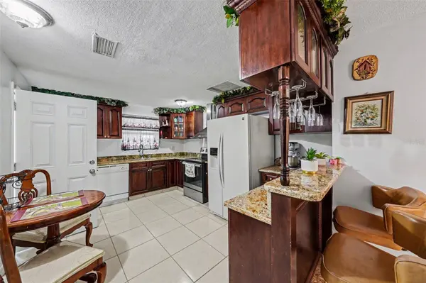 6807 DICKINSON CT, Tampa, FL 33634